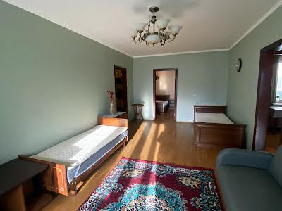 квартира за адресою Срібнокільська вул., 8А