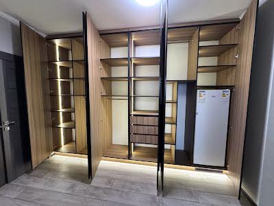 квартира за адресою Драгоманова вул., 2-Б