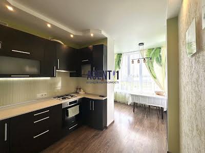 квартира за адресою Миру вул., 11-А