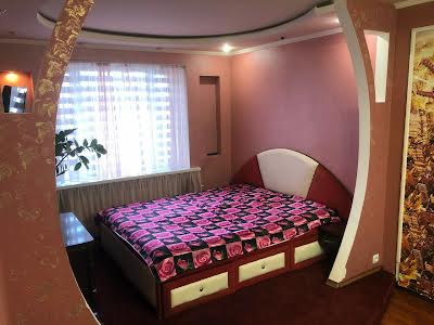 квартира за адресою Богатирська вул., 16
