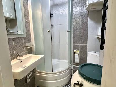 квартира по адресу Драгоманова ул., 2Б