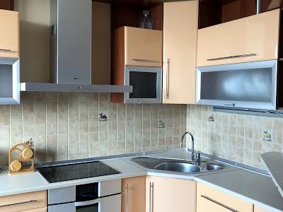 квартира за адресою Середньофонтанська вул., 19б
