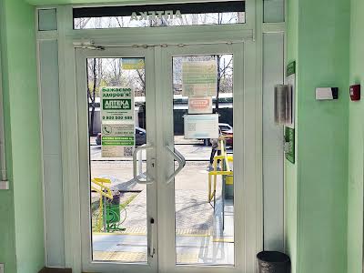комерційна за адресою Металлургів, 14