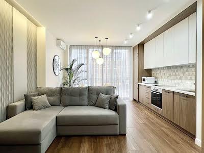 квартира за адресою Салютна вул., 2Б