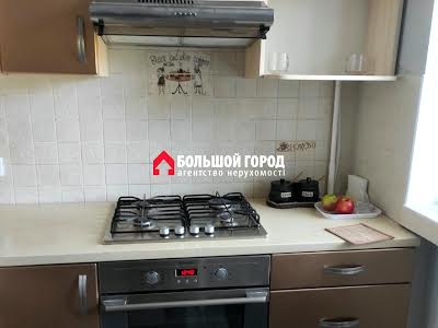 квартира за адресою Бочарова вул., 14