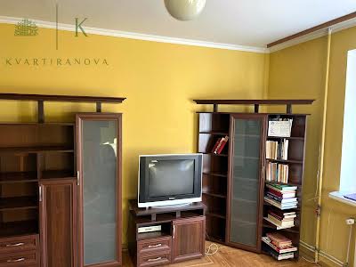 квартира за адресою Скрипника М., 7