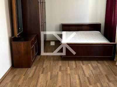квартира за адресою Соломії Крушельницької вул., 13