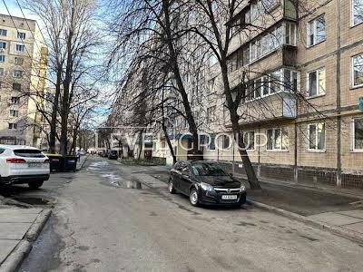 квартира за адресою Сулеймана Стальського вул., 28а