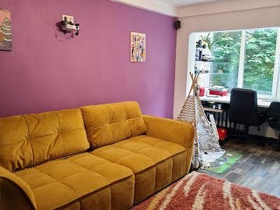 квартира за адресою Романа Ратушного вул. (Волгоградська), 33