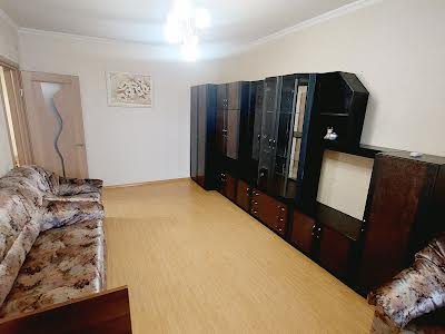 квартира за адресою Прирічна вул., 37