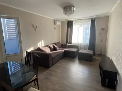 квартира за адресою Анни Ахматової вул., 28
