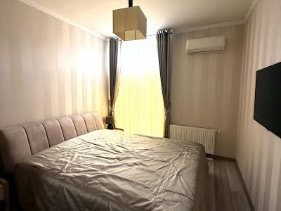 квартира за адресою Регенераторна вул., 4