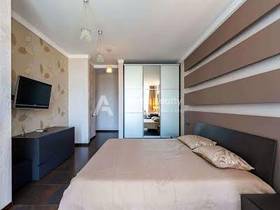 квартира за адресою Дмитрівська, 82