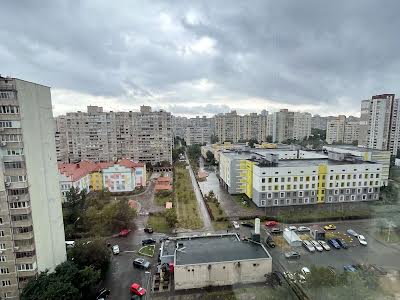 квартира за адресою Ревуцького вул., 44