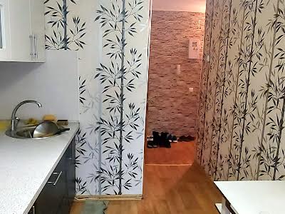квартира за адресою Космонавтів, 142В