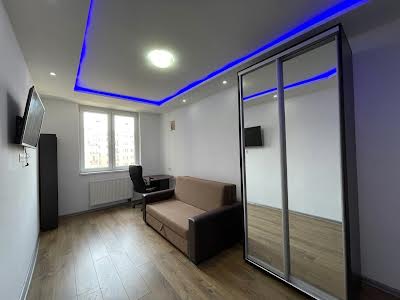 квартира за адресою Авраама Лінкольна вул., 6б