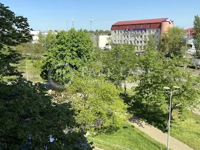 квартира за адресою Миколи Закревського вул., 33