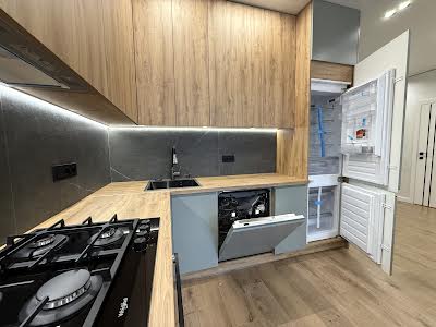 квартира по адресу Молодіжна, 8