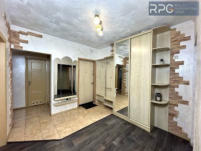 квартира за адресою Смілянська вул., 15