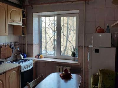квартира за адресою Дегтярівська вул., 10