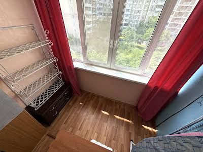 квартира за адресою Анни Ахматової вул., 6