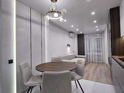 квартира за адресою Вербицького вул., 7