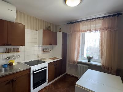 квартира за адресою Дніпровська наб., 13