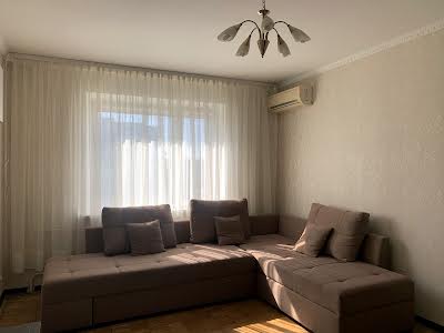 квартира за адресою Автозаводська вул., 81