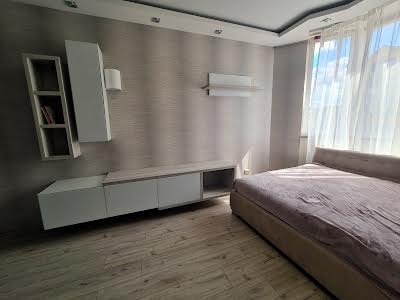 квартира за адресою Андрія Малишка вул. (Льва Толстого), 81