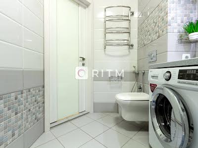 квартира за адресою Анни Ахматової вул., 22
