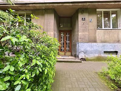квартира за адресою Юліана Захарієвича вул., 2