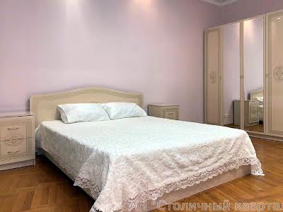 квартира за адресою Старонаводницька вул., 4-В