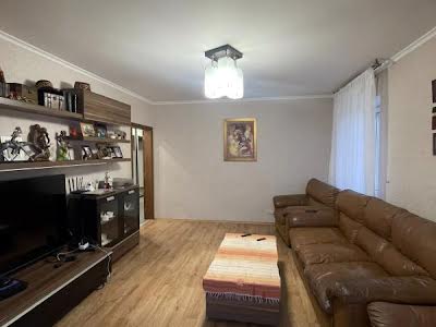 квартира за адресою Євгена Чикаленка вул., 75