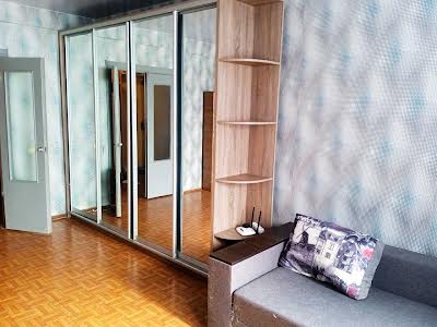 квартира за адресою Ревуцького вул., 5