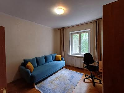 квартира за адресою Ревуцького вул., 7А