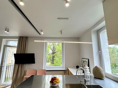 квартира за адресою Академіка Степана Рудницького вул., 34