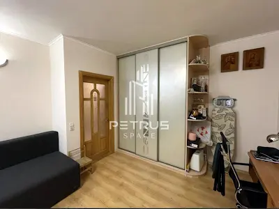 квартира за адресою Анни Ахматової вул., 35