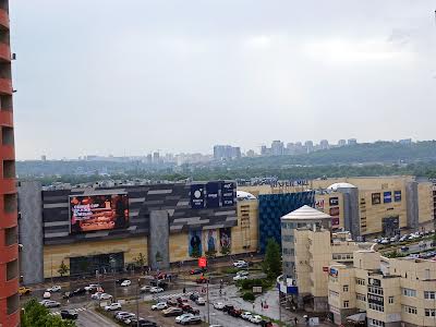 квартира за адресою Анни Ахматової вул., 43