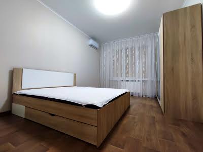 квартира по адресу Ревуцкого ул., 54-Б