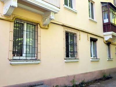 комерційна за адресою Володимира Великого вул., 5