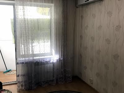 квартира за адресою Симиренка вул., 28а