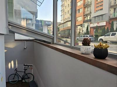 комерційна за адресою Бельведерська вул., 25