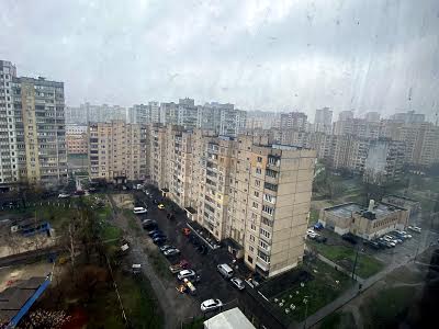квартира за адресою Лариси Руденко вул., 5
