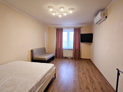 квартира за адресою Ревуцького вул., 54