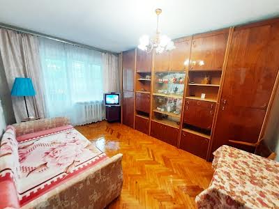квартира за адресою Верховної Ради бульв., 31