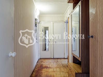 квартира за адресою Героїв полку 