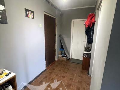квартира за адресою Автозаводська вул., 93