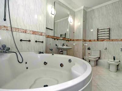 квартира за адресою Старонаводницька вул., 13