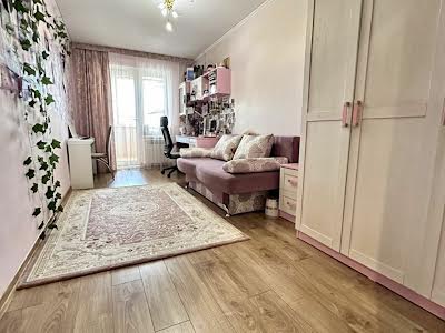квартира по адресу Героев просп., 17