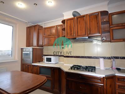 квартира за адресою Федьковича вул., 70б